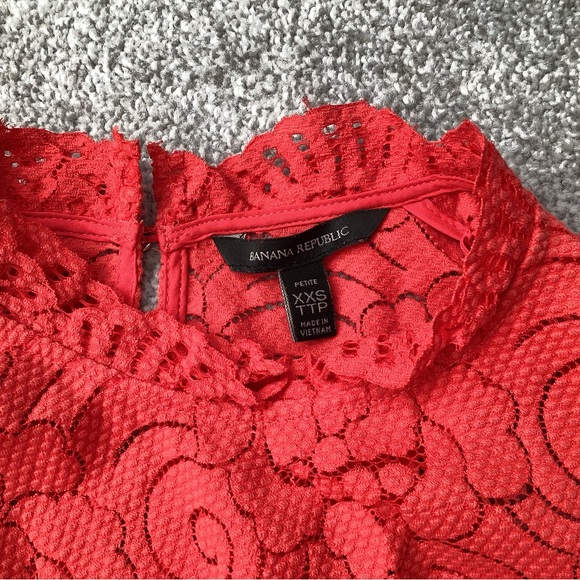 Banana Republic Structured Lace Tank - Picture 3 of 4